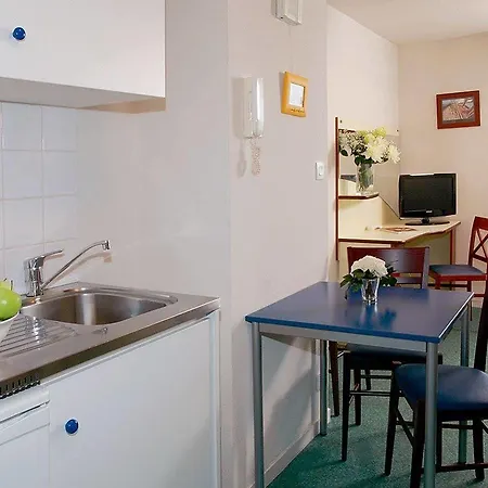 Apart Otel Appart'city Saint-gregoire 2*